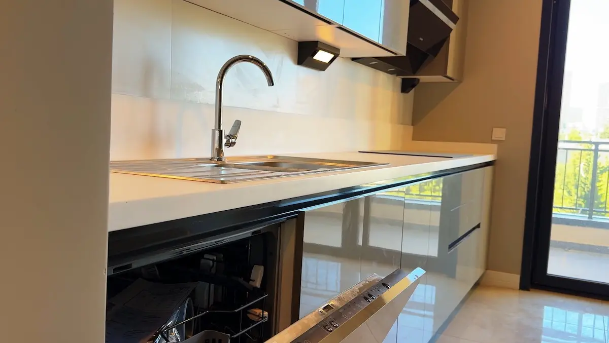 Fitted kitchen